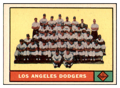 1961 Topps Baseball #086 Los Angeles Dodgers Team EX-MT 466975