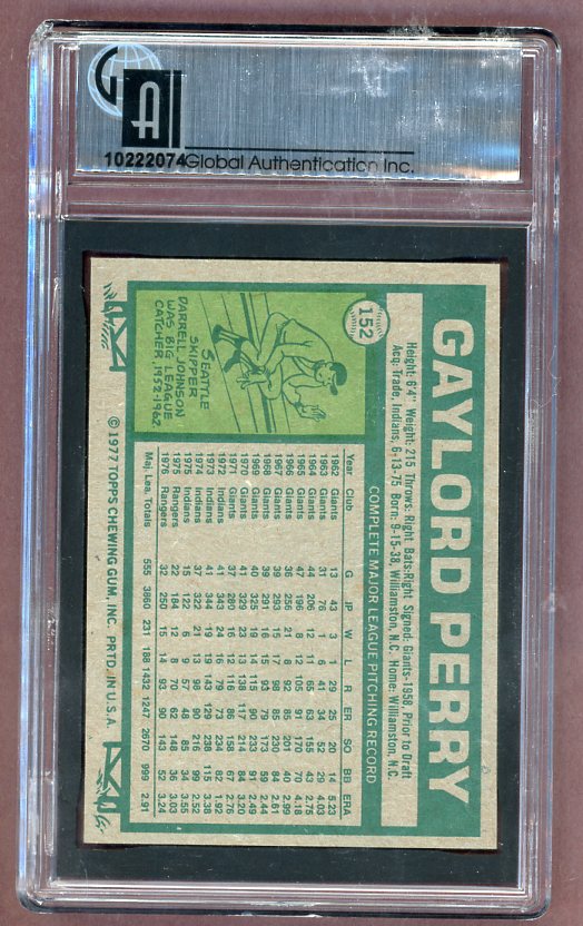 1977 Topps Baseball #152 Gaylord Perry Rangers GAI 9 MINT 523258