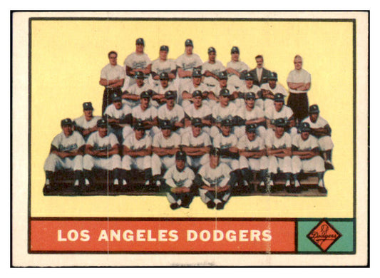 1961 Topps Baseball #086 Los Angeles Dodgers Team EX 531133