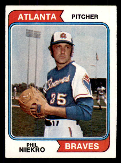 1974 Topps Baseball #029 Phil Niekro Braves EX-MT 533337