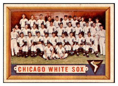 1957 Topps Baseball #329 Chicago White Sox Team EX-MT 533778