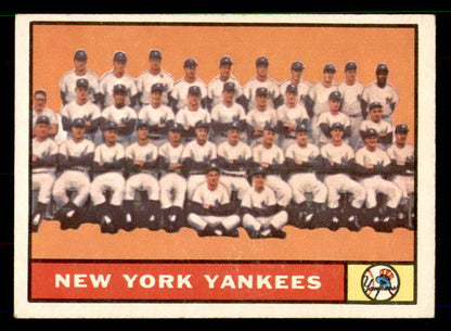 1961 Topps Baseball #228 New York Yankees Team EX-MT 551615