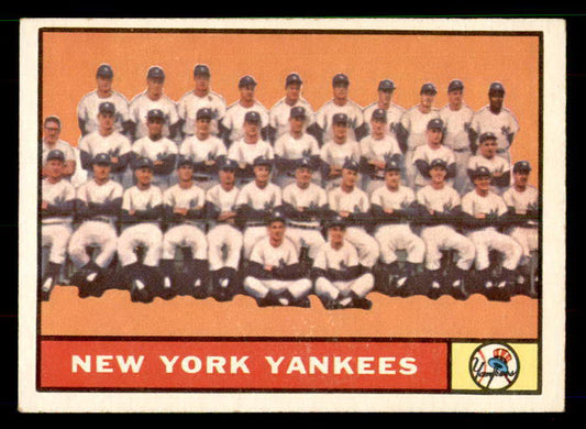 1961 Topps Baseball #228 New York Yankees Team EX-MT 551615