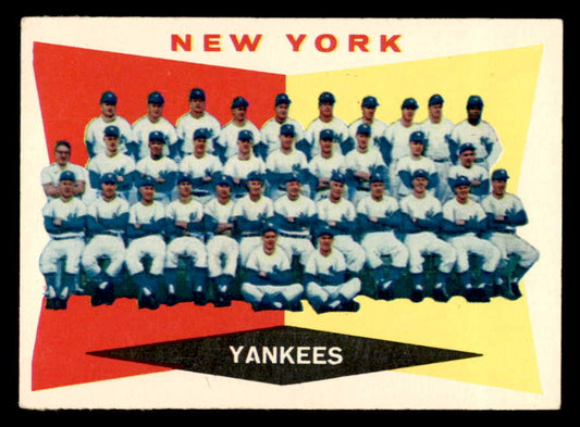 1960 Topps Baseball #332 New York Yankees Team EX-MT 552255
