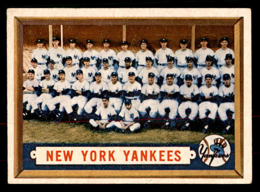 1957 Topps Baseball #097 New York Yankees Team EX-MT 552597