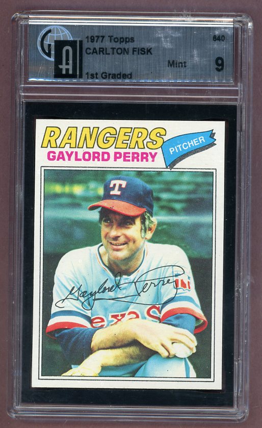 1977 Topps #152 Gaylord Perry Rangers GAI 9 MINT Label Error Fisk 557789