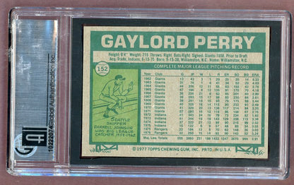 1977 Topps #152 Gaylord Perry Rangers GAI 9 MINT Label Error Fisk 557789