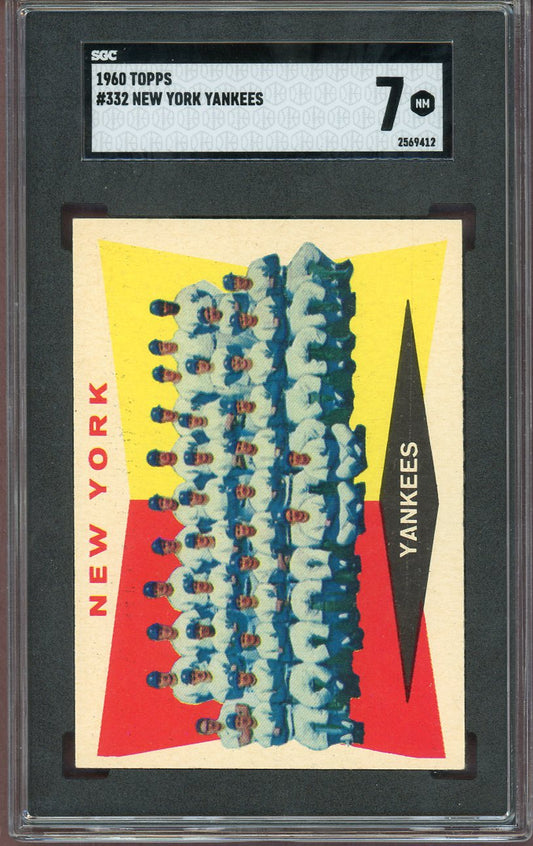 1960 Topps Baseball #332 New York Yankees Team SGC 7 NM 560637