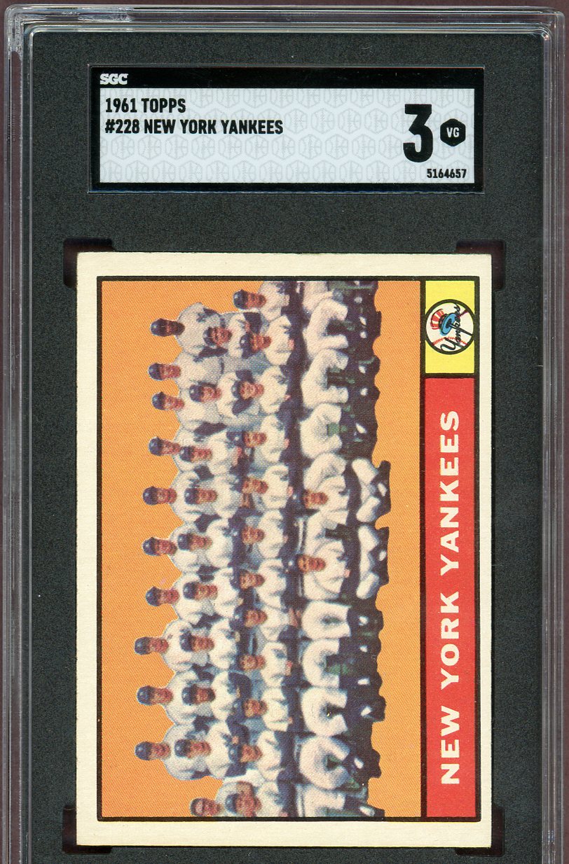 1961 Topps Baseball #228 New York Yankees Team SGC 3 VG 560792