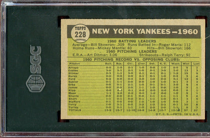 1961 Topps Baseball #228 New York Yankees Team SGC 3 VG 560792