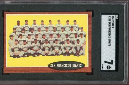 1962 Topps Baseball #226 San Francisco Giants Team SGC 7 NM 560896