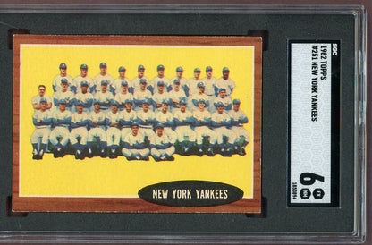 1962 Topps Baseball #251 New York Yankees Team SGC 6 EX-MT 560903