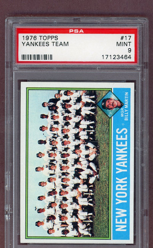 1976 Topps Baseball #017 New York Yankees Team PSA 9 MINT 561531