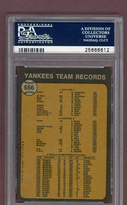 1973 Topps Baseball #556 New York Yankees Team PSA 8 NM/MT 561532