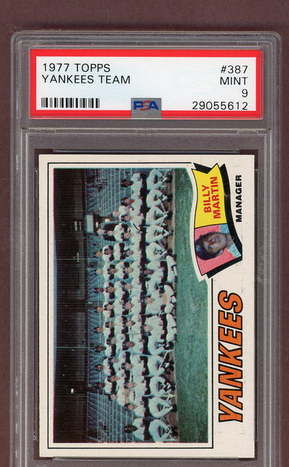 1977 Topps Baseball #387 New York Yankees Team PSA 9 MINT 561539