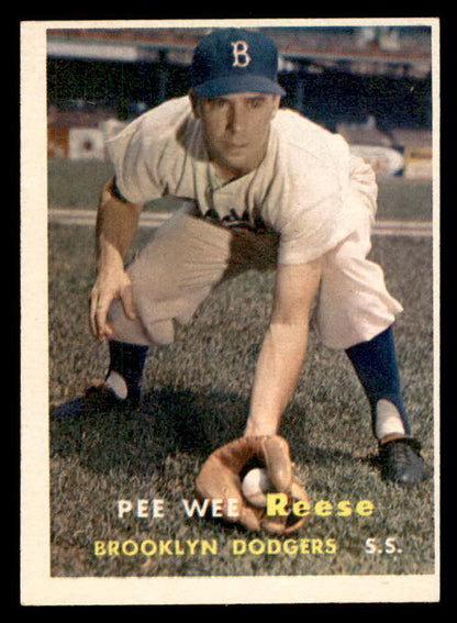 1957 Topps Baseball # 30 Pee Wee Reese Dodgers EX-MT 565621