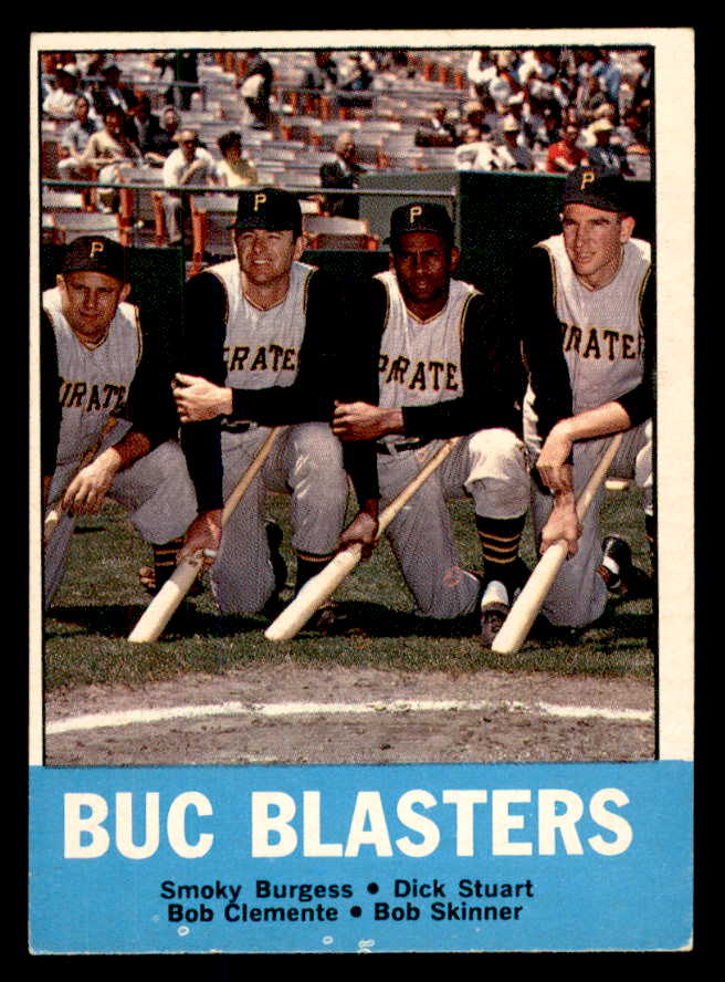 1963 Topps Baseball # 18 Roberto Clemente Smoky Burges EX+/EX-MT 565647