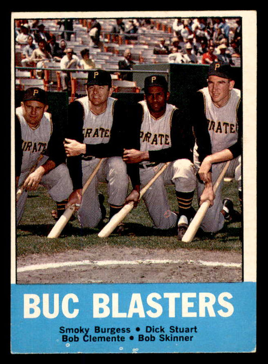 1963 Topps Baseball # 18 Roberto Clemente Smoky Burges EX+/EX-MT 565647