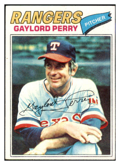 1977 Topps Baseball #152 Gaylord Perry Rangers NR-MT 433898